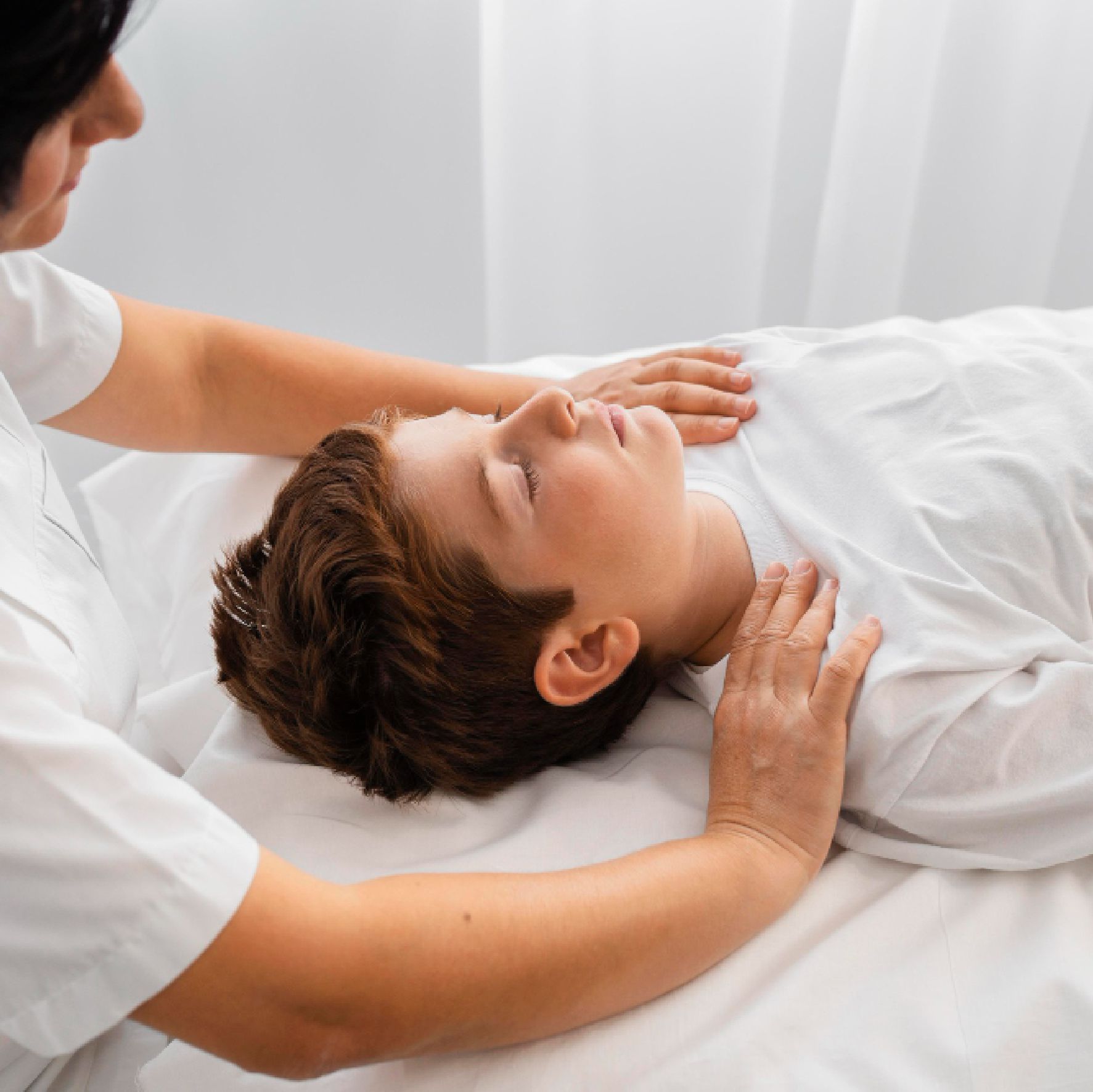 fisioterapia pediátrica e osteopatia pediátrica na cuidar m clínica médica e terapias em vizela